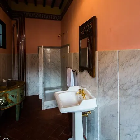 Gospodarstwo agroturystyczne Castello Di Valenzano *
