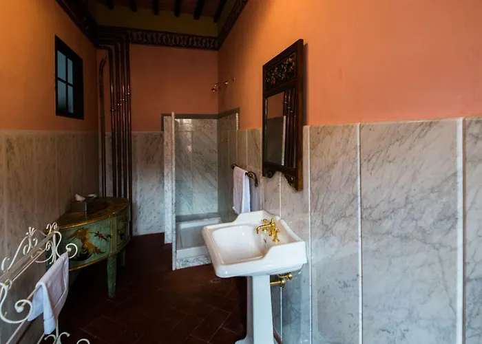 مزرعة للإقامة Castello Di Valenzano *